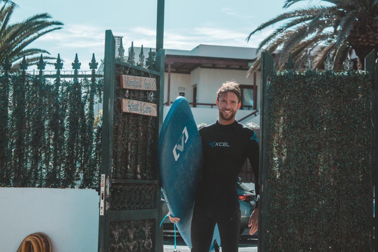 International Surf Camp Only Surf Hostel Corralejo Kültér fotó