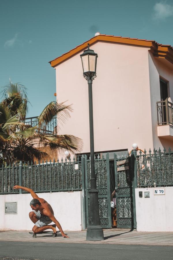 International Surf Camp Only Surf Hostel Corralejo Kültér fotó