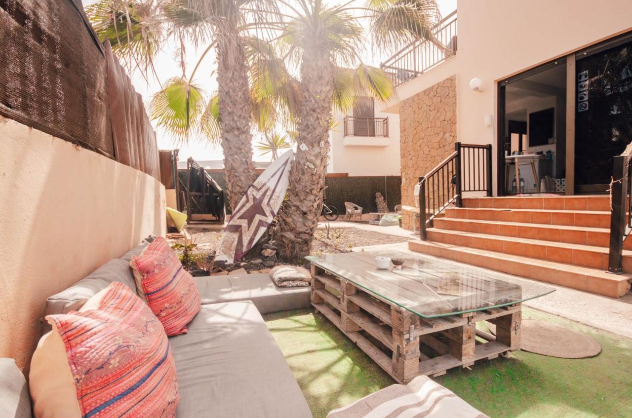 International Surf Camp Only Surf Hostel Corralejo Kültér fotó