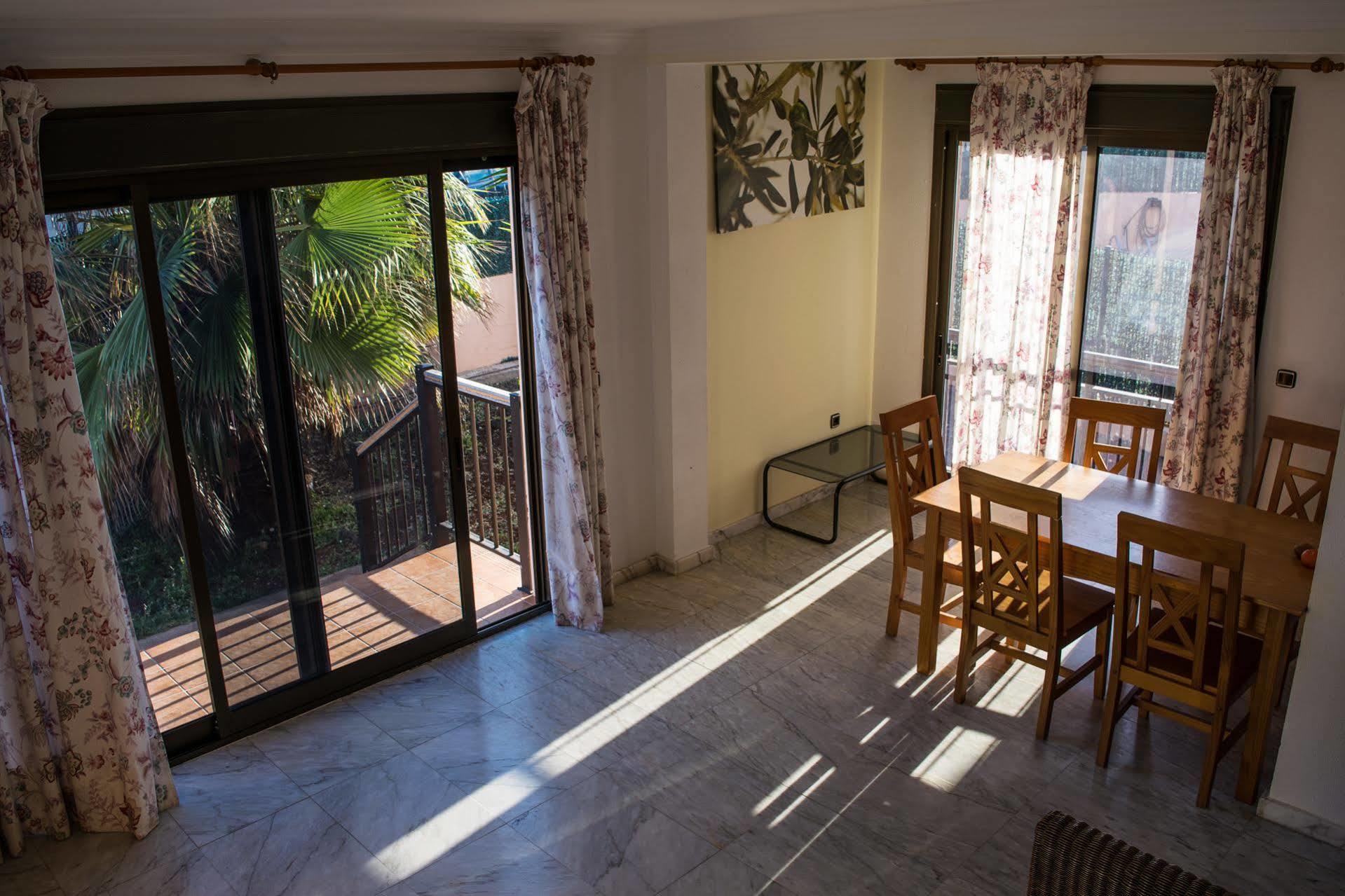 International Surf Camp Only Surf Hostel Corralejo Kültér fotó
